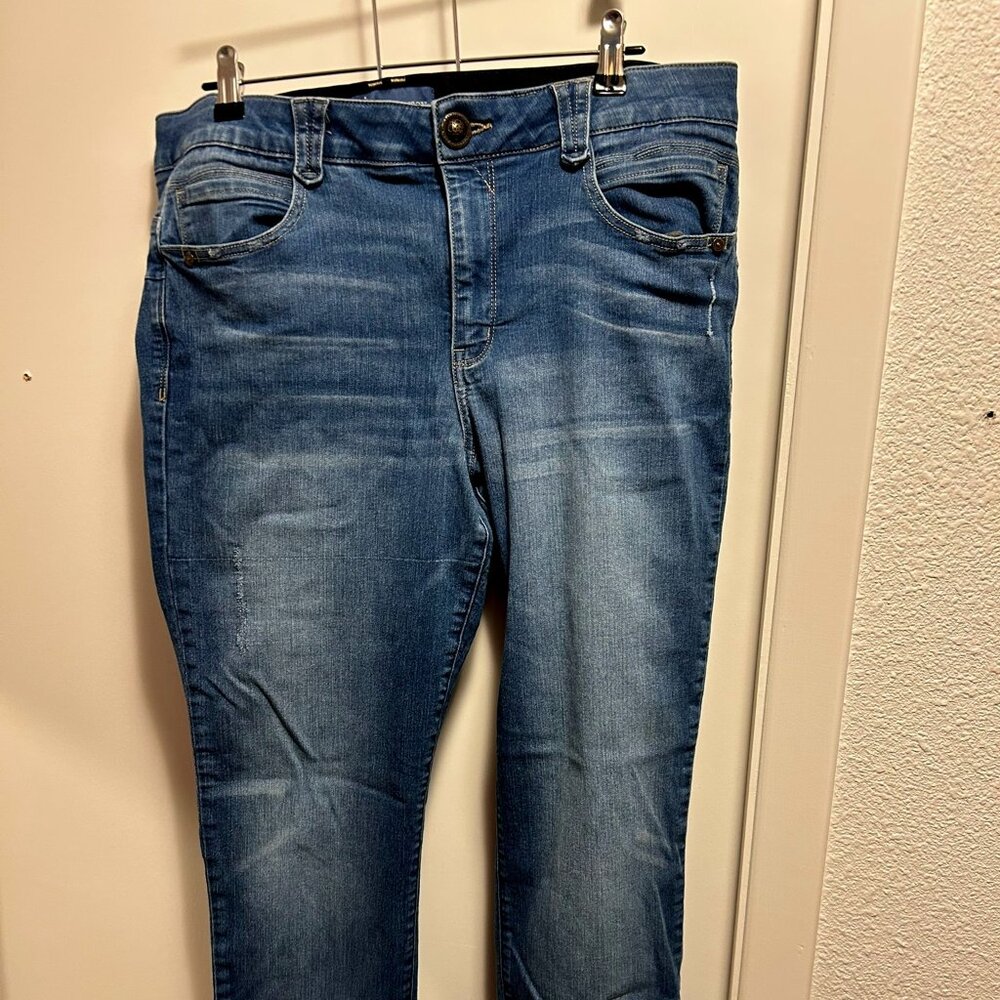 Democracy "Ab"solution Straight Leg Jeans